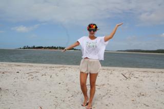 Laura Wontorra feet photo thumbnail