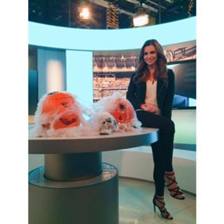 Laura Wontorra feet photo thumbnail