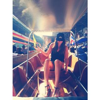 Laura Wontorra feet photo thumbnail
