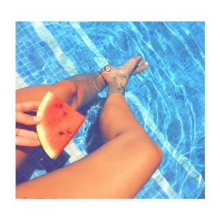 Laura Wontorra feet photo thumbnail