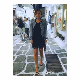 Laura Wontorra feet photo thumbnail