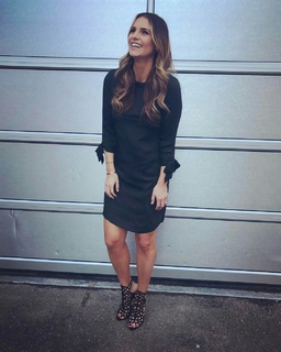 Laura Wontorra feet photo thumbnail