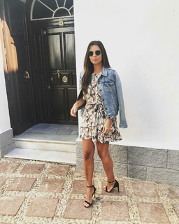 Laura Wontorra feet photo thumbnail