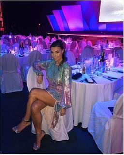 Laura Wontorra feet photo thumbnail