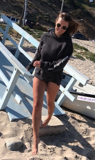 Laura Wontorra feet photo thumbnail