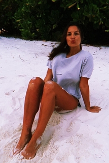 Laura Wontorra feet photo thumbnail