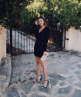 Laura Wontorra feet photo thumbnail
