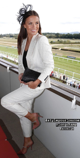 Laura Wontorra feet photo thumbnail