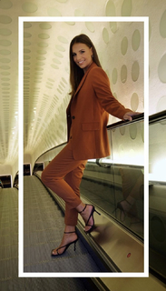 Laura Wontorra feet photo thumbnail