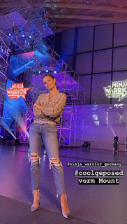 Laura Wontorra feet photo thumbnail
