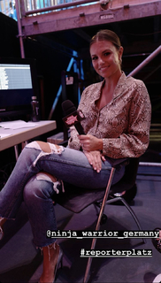 Laura Wontorra feet photo thumbnail