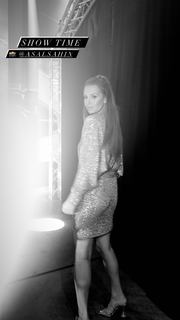 Laura Wontorra feet photo thumbnail