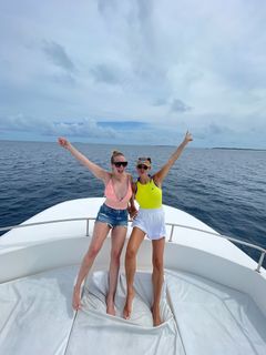 Laura Wontorra feet photo thumbnail