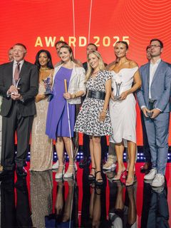 Laura Wontorra feet photo thumbnail