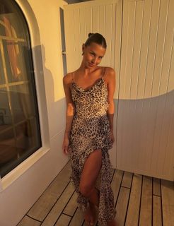 Laura Wontorra feet photo 5