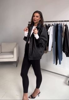 Laura Wontorra feet photo 5