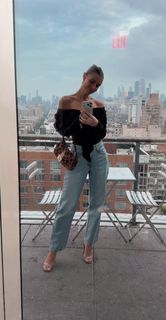 Laura Wontorra feet photo 10