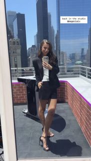 Laura Wontorra feet photo 8