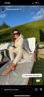 Laura Wontorra feet photo 3