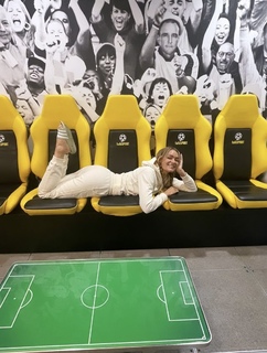 Laura Woods feet photo thumbnail