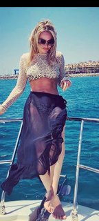 Laura Woods feet photo thumbnail