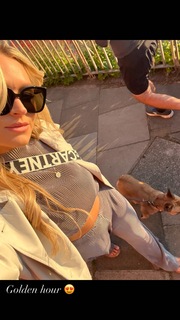 Laura Woods feet photo thumbnail