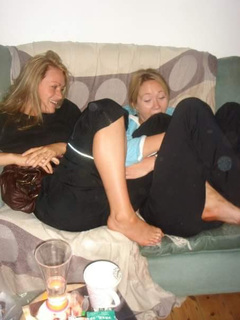 Laura Woods feet photo thumbnail