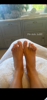 Laura Woods feet photo thumbnail