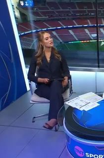 Laura Woods feet photo 13