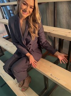 Laura Woods feet photo 10