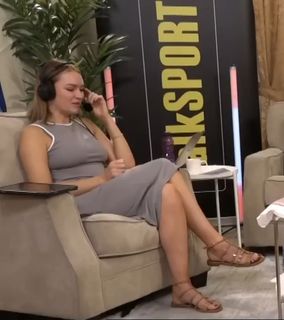 Laura Woods feet photo 1