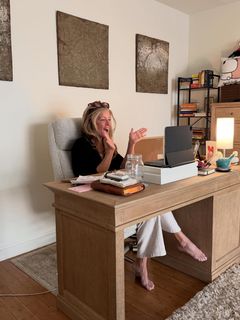 Laura Wright feet photo 1