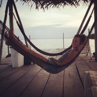 Laura Zerra feet photo 11