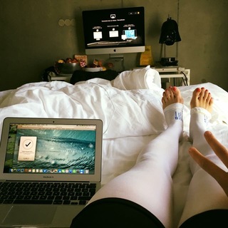 Laure Boulleau feet photo thumbnail