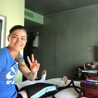 Laure Boulleau feet photo thumbnail