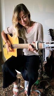 Laure Boulleau feet photo thumbnail