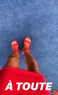 Laure Boulleau feet photo thumbnail