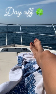 Laure Boulleau feet photo thumbnail