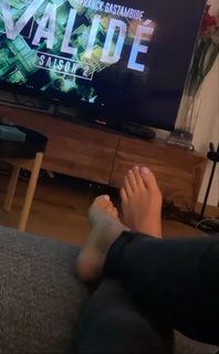 Laure Boulleau feet photo thumbnail
