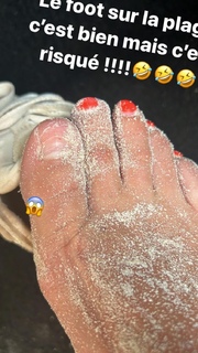 Laure Boulleau feet photo thumbnail