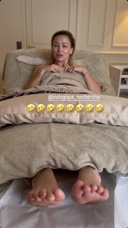 Laure Boulleau feet photo thumbnail