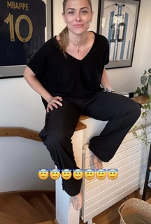 Laure Boulleau feet photo thumbnail