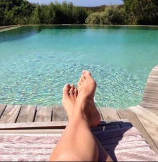 Laure Manaudou feet photo thumbnail