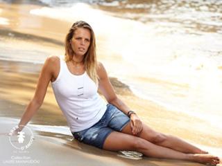 Laure Manaudou feet photo thumbnail