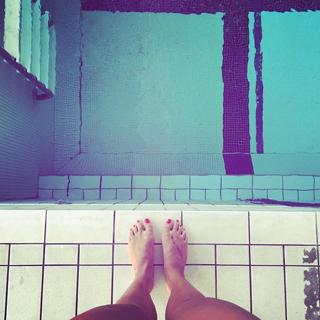 Laure Manaudou feet photo thumbnail