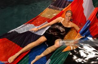 Laure Manaudou feet photo thumbnail