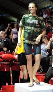 Laure Manaudou feet photo thumbnail