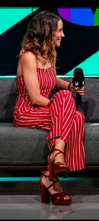 Laure Valée feet photo 4