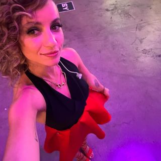 Laure Valée feet photo 10