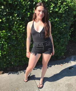 Laurel Wright feet photo 3